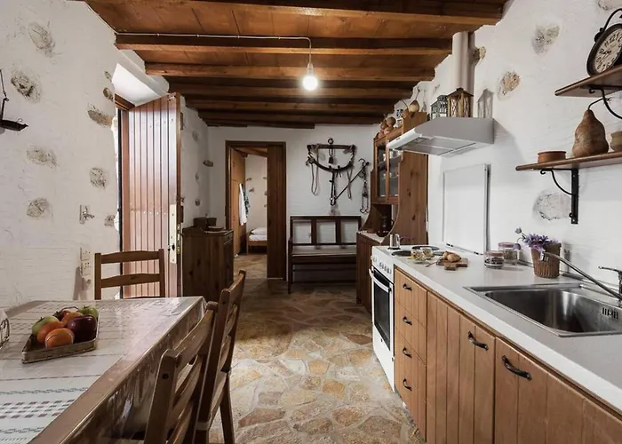 Naxos Alyko Traditional 